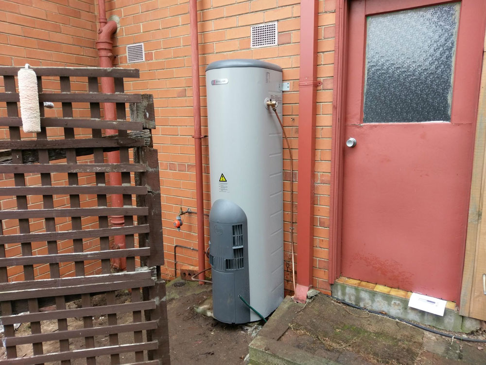 Hot Water Service Replacement Oak Park | Finlay Plumbing