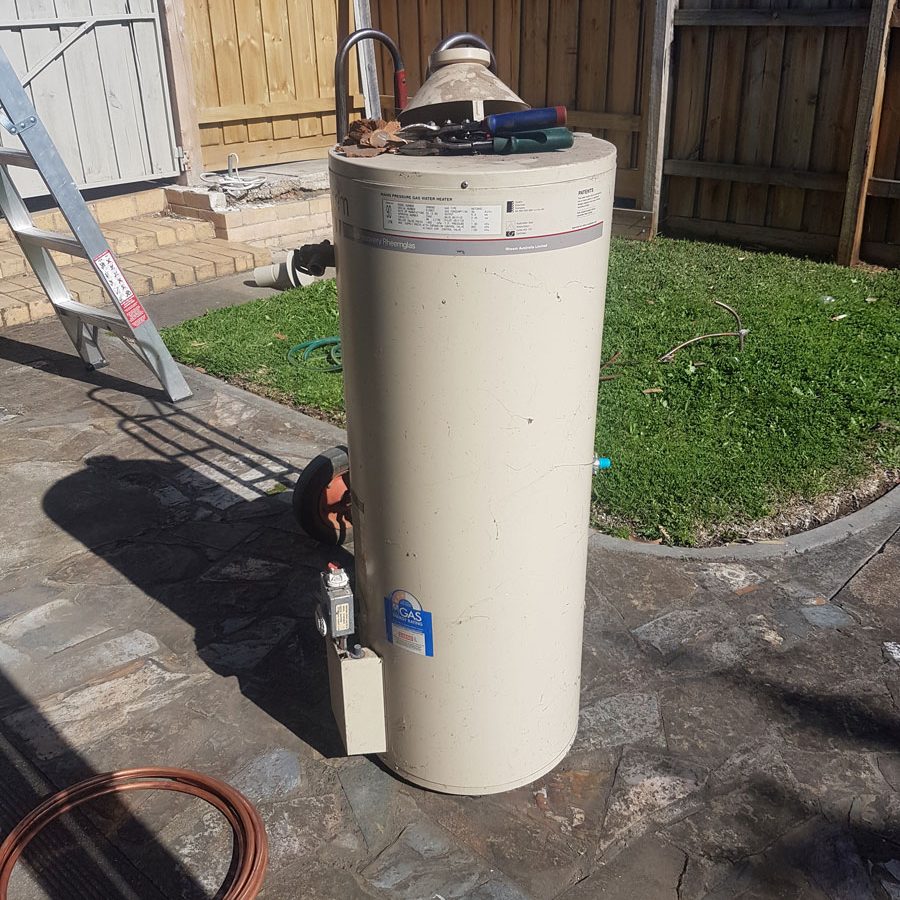 Hot Water Upgrade Essendon | Old Rheem 90 Litre HWS | Finlay Plumbing